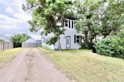 109 3 Avenue EASTOyen, AB T0J 2J0