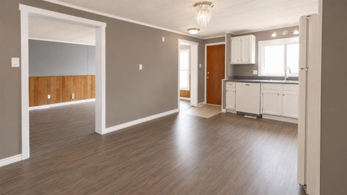 137 Big Hill Place, Airdrie, AB - Indoor Photo Showing Kitchen