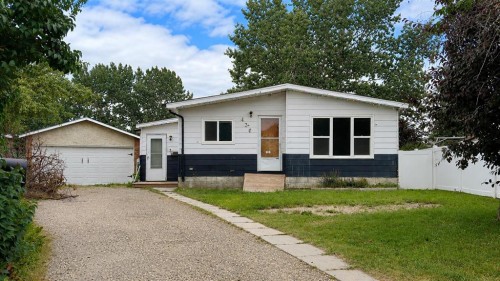 137 Big Hill Place, Airdrie, AB - Outdoor