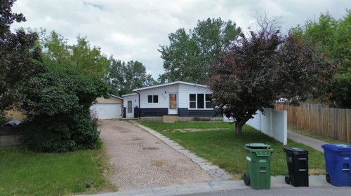137 Big Hill Place, Airdrie, AB - Outdoor