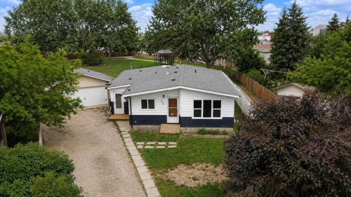 137 Big Hill Place, Airdrie, AB - Outdoor