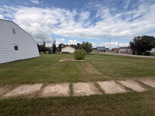 102-Main Street, Munson, AB 