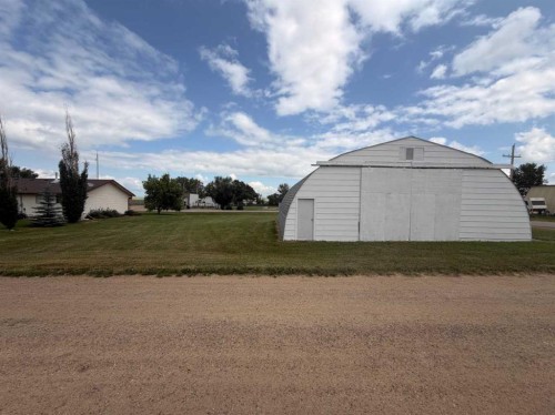 102-Main Street, Munson, AB 