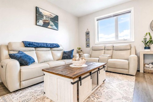 1614 2 Avenue East, Brooks, AB - Indoor Photo Showing Living Room