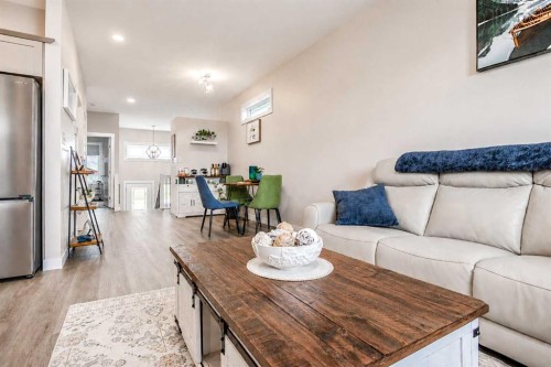 1614 2 Avenue East, Brooks, AB - Indoor Photo Showing Living Room