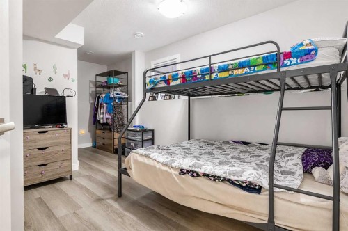 1614 2 Avenue East, Brooks, AB - Indoor Photo Showing Bedroom