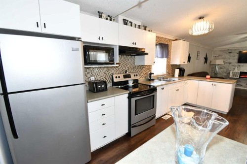53 Maple Drive West, Brooks, AB 
