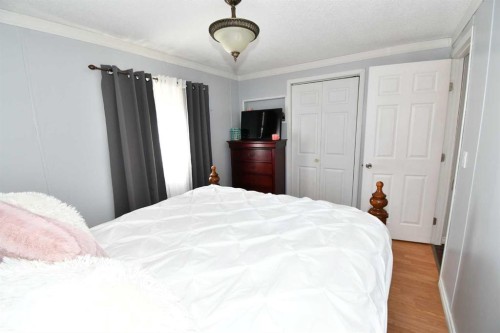 53 Maple Drive West, Brooks, AB 