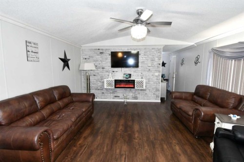 53 Maple Drive West, Brooks, AB 