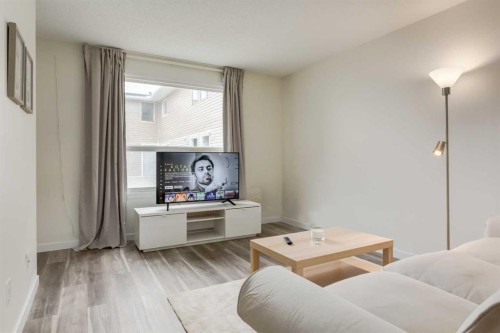 4627 73 Street Nw, Calgary, AB - Indoor
