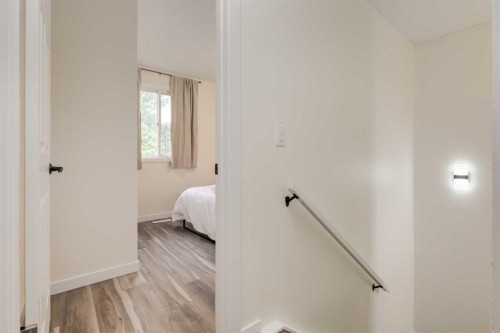 4627 73 Street Nw, Calgary, AB - Indoor Photo Showing Other Room