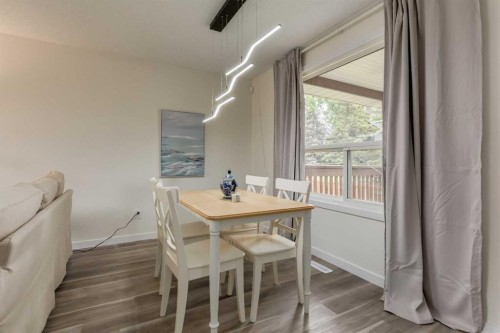 4627 73 Street Nw, Calgary, AB - Indoor Photo Showing Dining Room