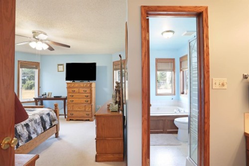 35 Parkland Close East, Brooks, AB - Indoor Photo Showing Bathroom