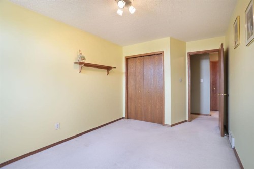35 Parkland Close East, Brooks, AB - Indoor Photo Showing Other Room