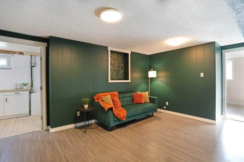 534 Iris Street, Rosemary, AB - Indoor Photo Showing Other Room