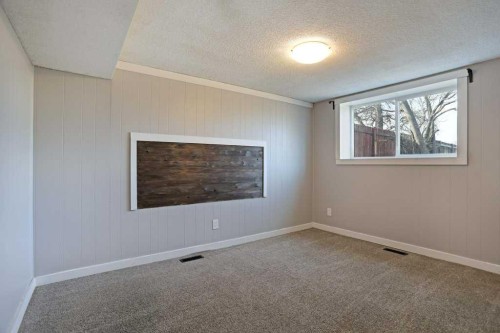 534 Iris Street, Rosemary, AB - Indoor Photo Showing Other Room