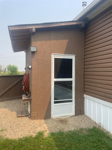92 Railway Avenue, Rosemary, AB - Outdoor With Exterior
