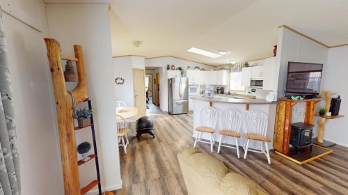 92 Railway Avenue, Rosemary, AB - Indoor