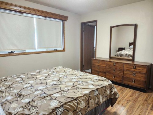 224 2 Street, Drumheller, AB - Indoor Photo Showing Bedroom