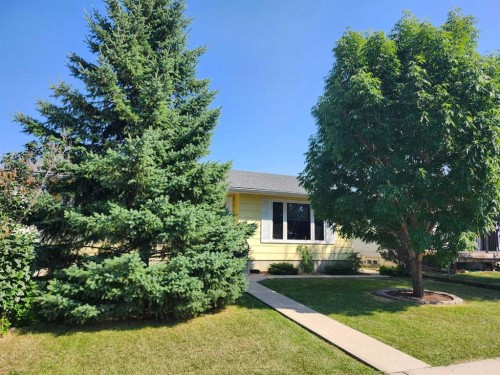 224 2 Street, Drumheller, AB - Outdoor
