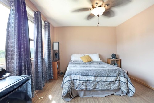 21 Pleasant Park Green West, Brooks, AB - Indoor Photo Showing Bedroom