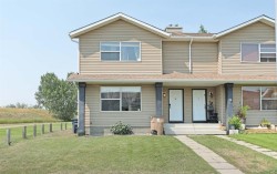 21 Pleasant Park Green WEST Brooks, AB T1R 1H4