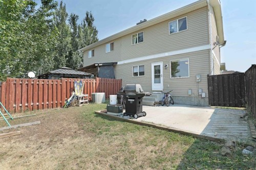 21 Pleasant Park Green West, Brooks, AB - Outdoor With Exterior