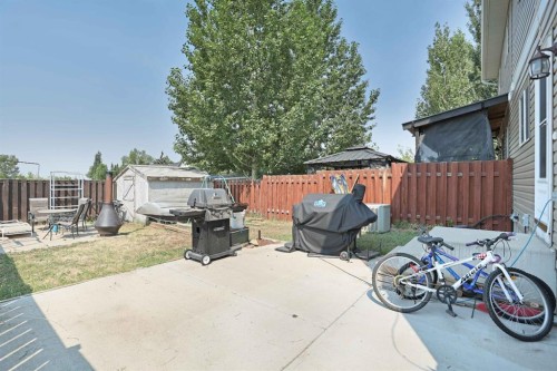 21 Pleasant Park Green West, Brooks, AB - Outdoor With Deck Patio Veranda