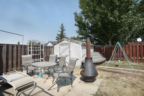 21 Pleasant Park Green West, Brooks, AB - Outdoor With Deck Patio Veranda