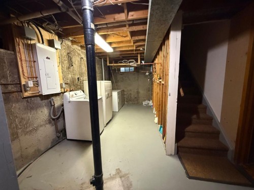 408 8 Street E, Drumheller, AB - Indoor Photo Showing Basement