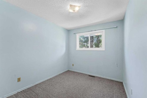 31 8 Street West, Brooks, AB - Indoor Photo Showing Other Room