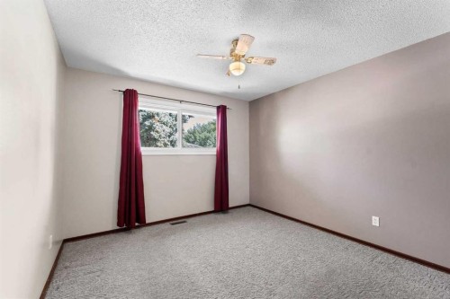 31 8 Street West, Brooks, AB - Indoor Photo Showing Other Room
