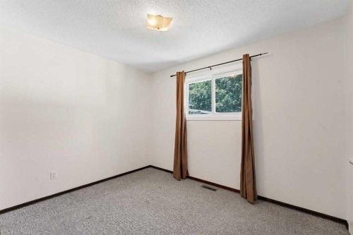 31 8 Street West, Brooks, AB - Indoor Photo Showing Other Room