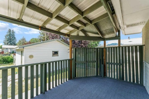 31 8 Street West, Brooks, AB - Outdoor With Deck Patio Veranda With Exterior