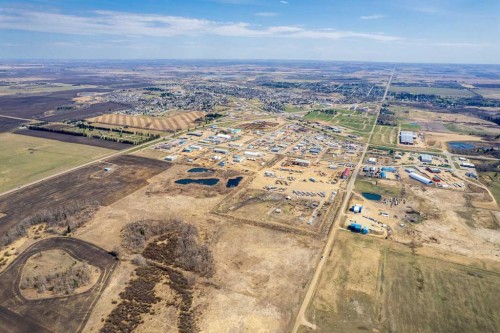6720 39 Ave, Ponoka, AB 