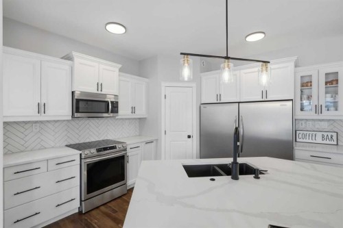 113 Weddell Crescent, Red Deer, AB - Indoor Photo Showing Kitchen With Double Sink With Upgraded Kitchen