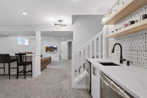 113 Weddell Crescent, Red Deer, AB - Indoor Photo Showing Kitchen
