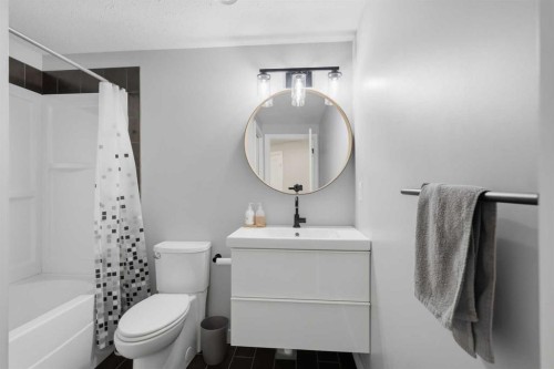 113 Weddell Crescent, Red Deer, AB - Indoor Photo Showing Bathroom