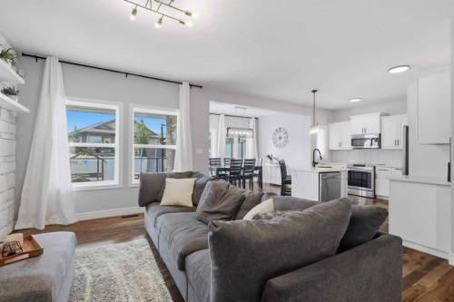 113 Weddell Crescent, Red Deer, AB - Indoor Photo Showing Living Room