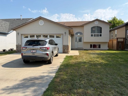 66 Upland Road West, Brooks, AB - Outdoor