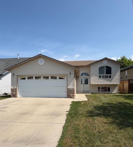 66 Upland Road West, Brooks, AB - Outdoor