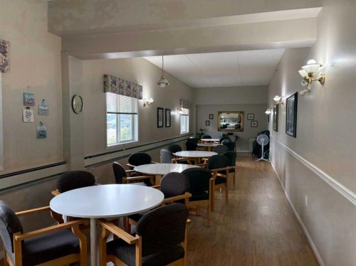 209-4514 54 Avenue, Olds, AB - Indoor Photo Showing Dining Room