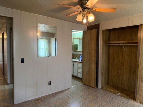 171 2 Avenue, Drumheller, AB - Indoor Photo Showing Other Room