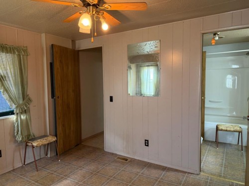 171 2 Avenue, Drumheller, AB - Indoor Photo Showing Other Room