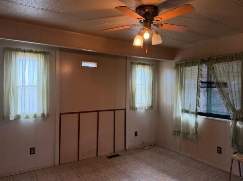 171 2 Avenue, Drumheller, AB - Indoor Photo Showing Other Room