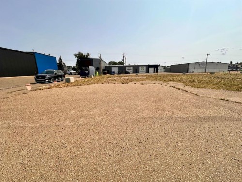 820 2 Street West, Brooks, AB 