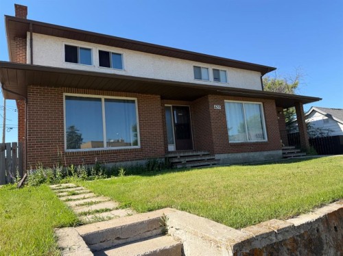 635 3 Avenue WEST Drumheller, AB T0J 0Y3