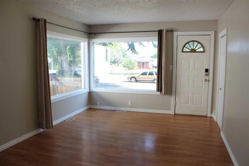 23 Pine Avenue West, Brooks, AB - Indoor Photo Showing Other Room