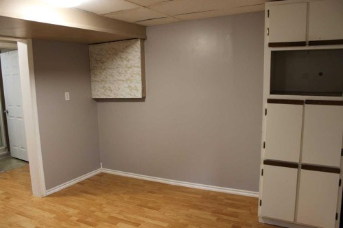 23 Pine Avenue West, Brooks, AB - Indoor Photo Showing Other Room