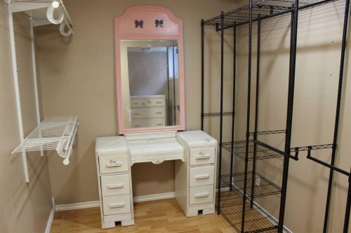 23 Pine Avenue West, Brooks, AB - Indoor Photo Showing Laundry Room